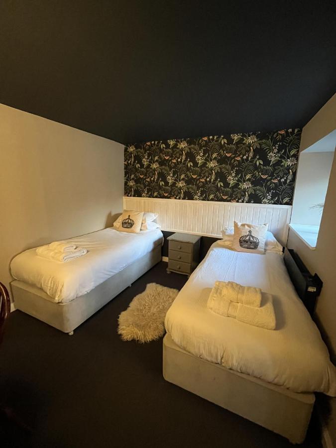 The Kings Arms Hotel Didmarton ภายนอก รูปภาพ