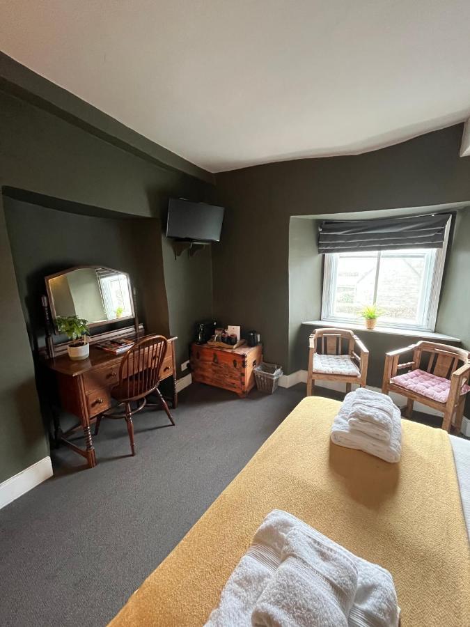 The Kings Arms Hotel Didmarton ภายนอก รูปภาพ