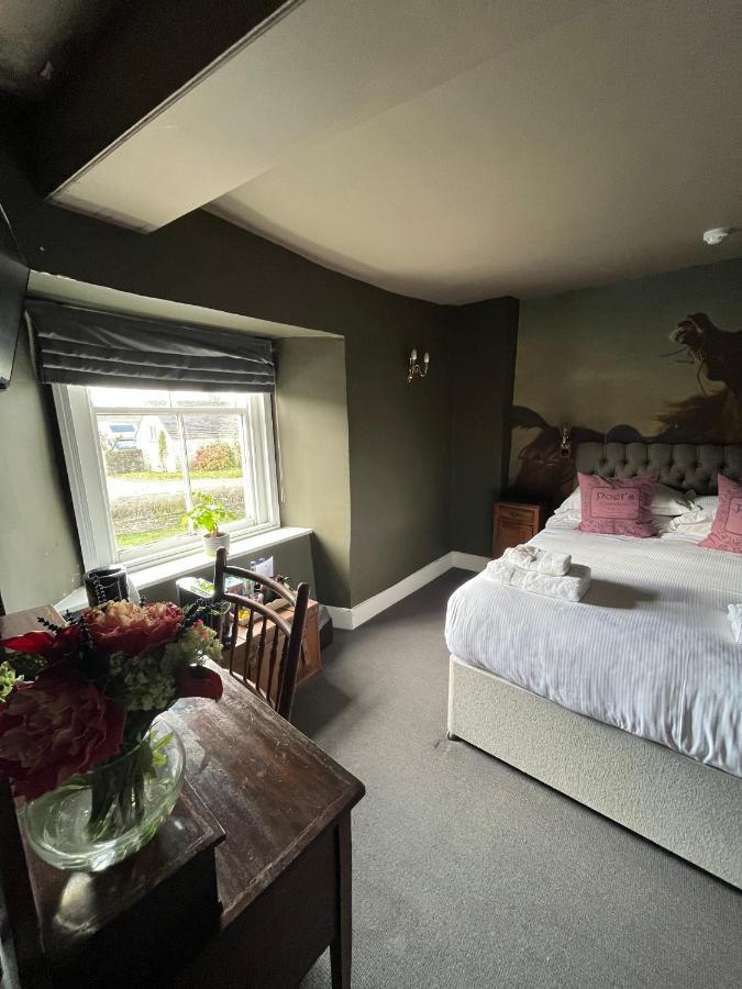The Kings Arms Hotel Didmarton ภายนอก รูปภาพ