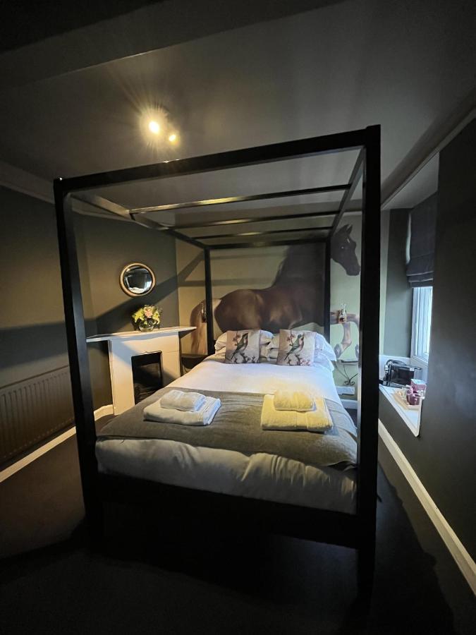 The Kings Arms Hotel Didmarton ภายนอก รูปภาพ