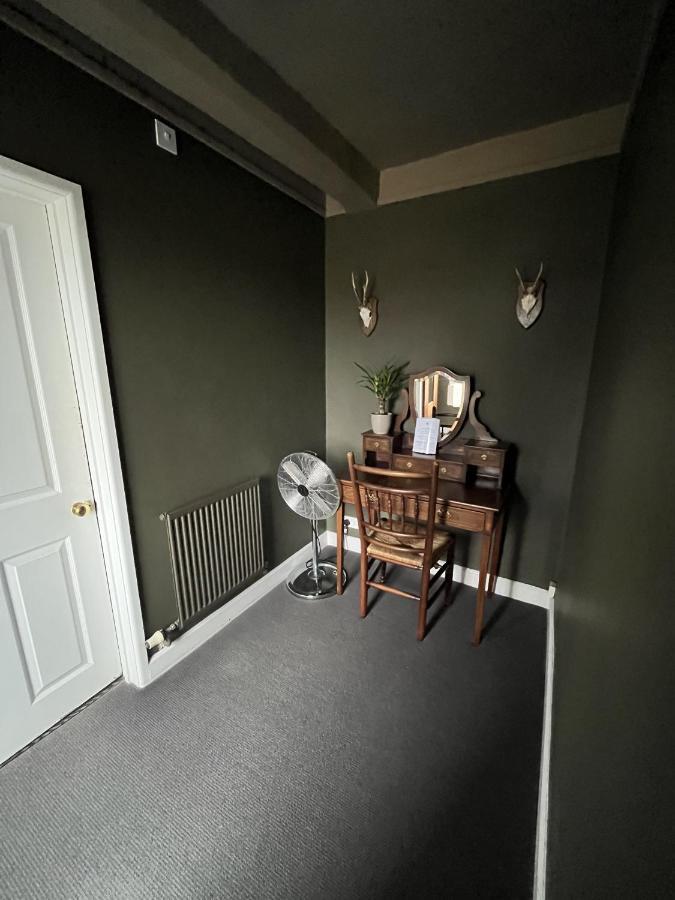 The Kings Arms Hotel Didmarton ภายนอก รูปภาพ