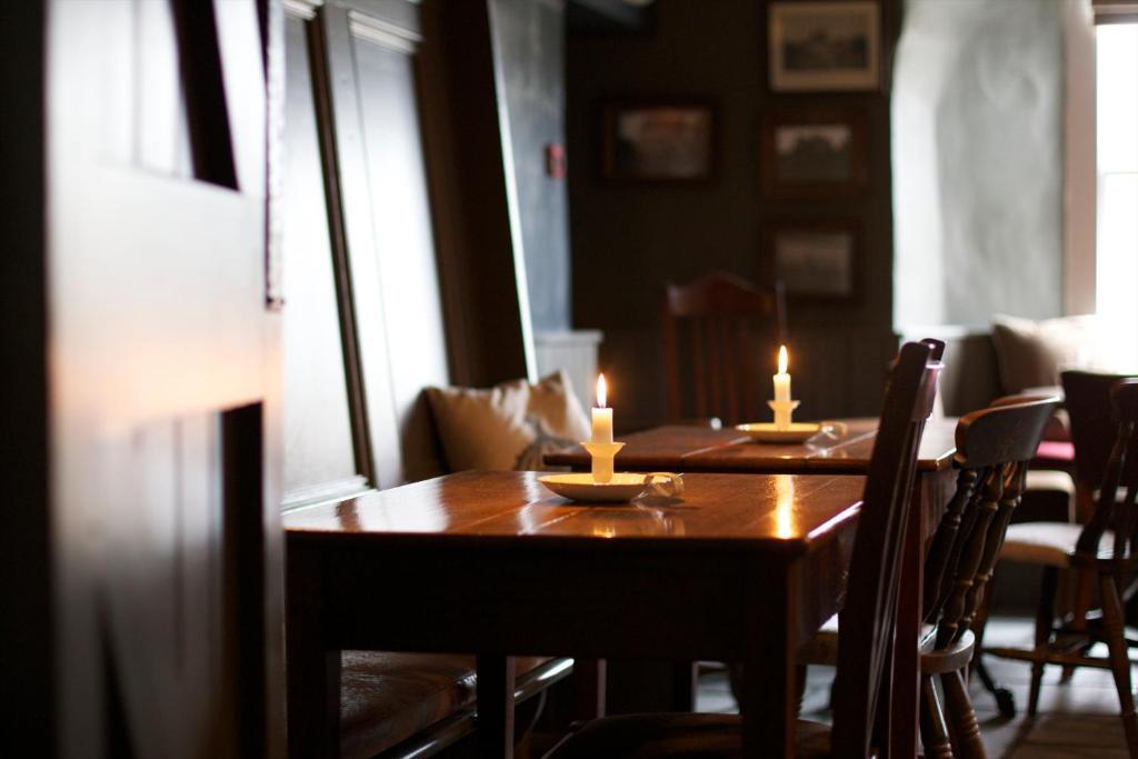 The Kings Arms Hotel Didmarton ภายนอก รูปภาพ