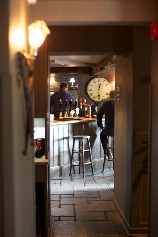 The Kings Arms Hotel Didmarton ภายนอก รูปภาพ