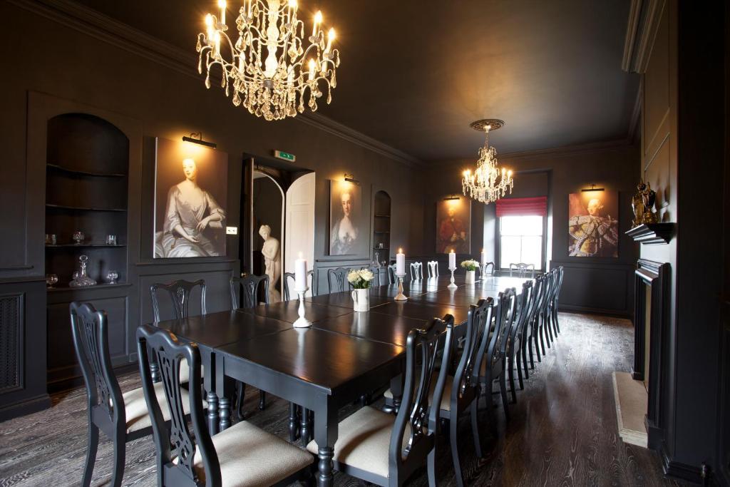 The Kings Arms Hotel Didmarton ภายนอก รูปภาพ