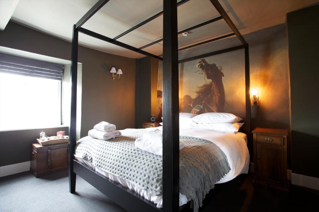 The Kings Arms Hotel Didmarton ภายนอก รูปภาพ