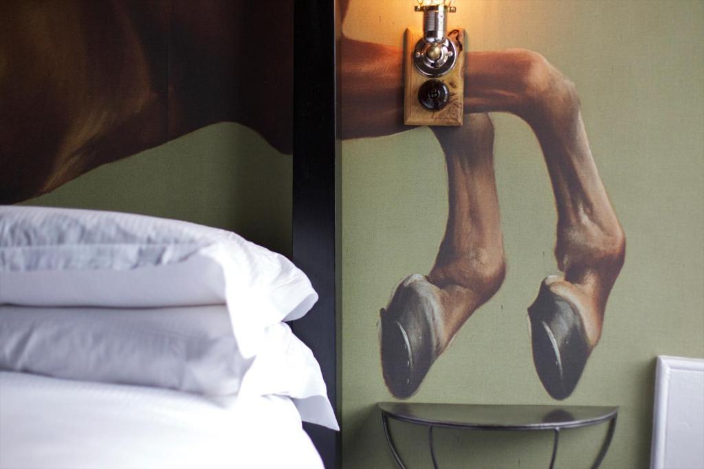 The Kings Arms Hotel Didmarton ภายนอก รูปภาพ