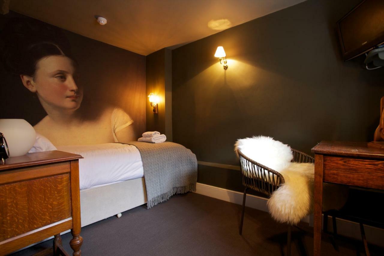 The Kings Arms Hotel Didmarton ภายนอก รูปภาพ